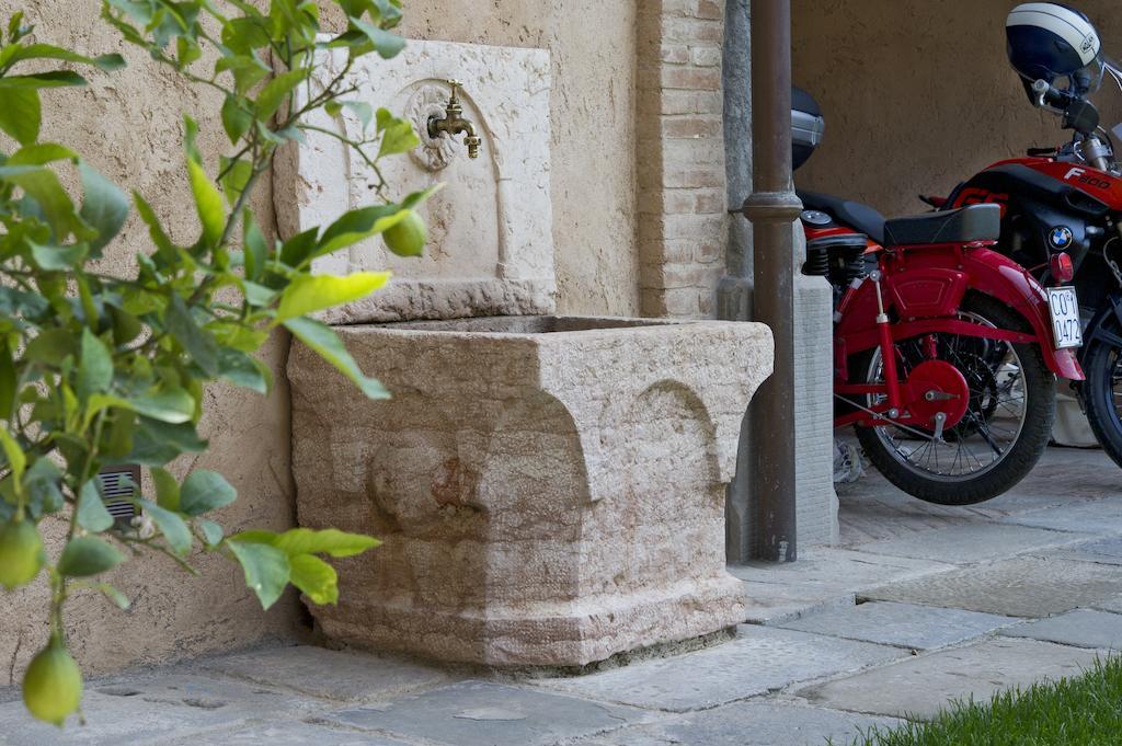 Corte Breda, Agriturismo Bed&Breakfast Chiari Exterior foto